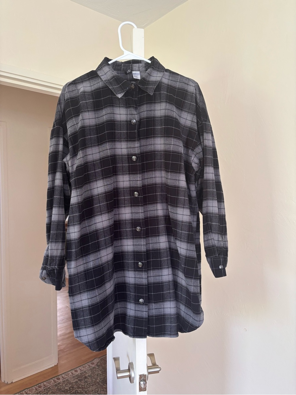 Black and Gray Plaid Button-Up Shirt
